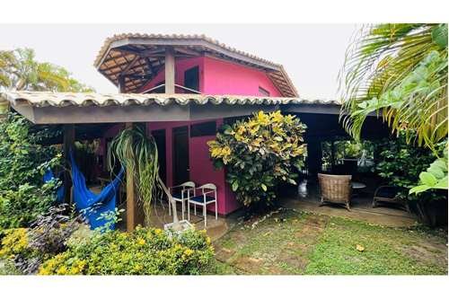 CASA 4 SU&Iacute;TES CONDOMINIO FECHADO PISCINA QUADRA &Agrave; VENDA NA PRAIA DO FORTE! Rua do Peixe Anjo MATA DE SÃO JOÃO - 