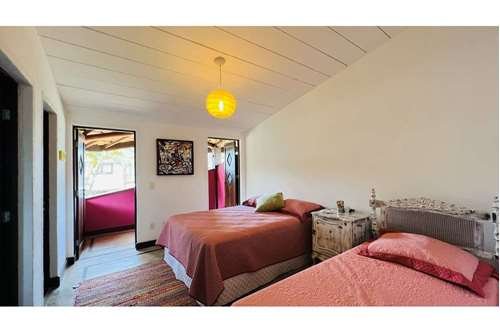 CASA 4 SU&Iacute;TES CONDOMINIO FECHADO PISCINA QUADRA &Agrave; VENDA NA PRAIA DO FORTE! Rua do Peixe Anjo MATA DE SÃO JOÃO - 