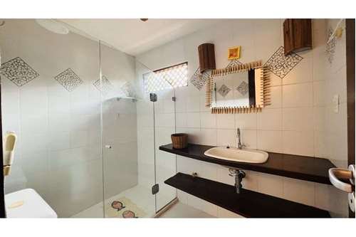 CASA 4 SU&Iacute;TES CONDOMINIO FECHADO PISCINA QUADRA &Agrave; VENDA NA PRAIA DO FORTE! Rua do Peixe Anjo MATA DE SÃO JOÃO - 