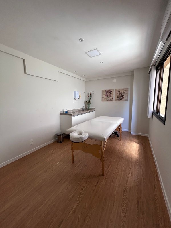 APARTAMENTO 2 SU&Iacute;TES VARANDA PISCINA ACADEMIA CHURRASQUEIRA 2 GARAGENS &Agrave; VENDA NA GRA&Ccedil;A! Rua Oito de Dezembro Salvador - 