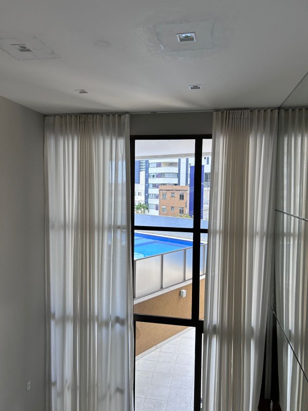 APARTAMENTO 2 SU&Iacute;TES VARANDA PISCINA ACADEMIA CHURRASQUEIRA 2 GARAGENS &Agrave; VENDA NA GRA&Ccedil;A! Rua Oito de Dezembro Salvador - 