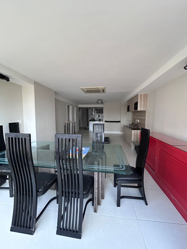 APARTAMENTO 2 SU&Iacute;TES VARANDA PISCINA ACADEMIA CHURRASQUEIRA 2 GARAGENS &Agrave; VENDA NA GRA&Ccedil;A! Rua Oito de Dezembro Salvador - 