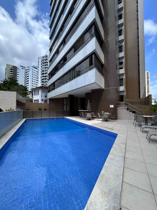 APARTAMENTO 2 SU&Iacute;TES VARANDA PISCINA ACADEMIA CHURRASQUEIRA 2 GARAGENS &Agrave; VENDA NA GRA&Ccedil;A! Rua Oito de Dezembro Salvador - 