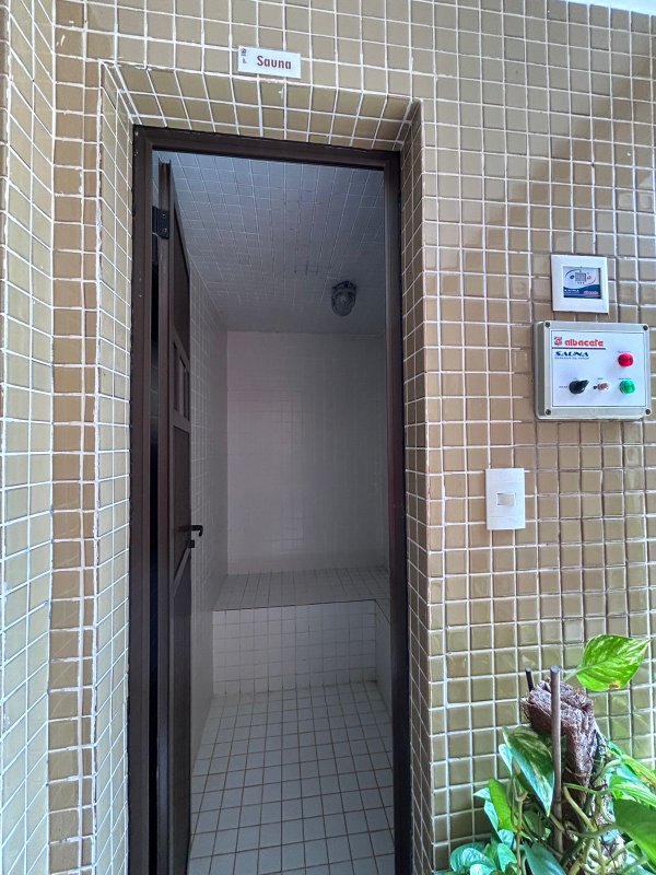 APARTAMENTO 2 SU&Iacute;TES VARANDA PISCINA ACADEMIA CHURRASQUEIRA 2 GARAGENS &Agrave; VENDA NA GRA&Ccedil;A! Rua Oito de Dezembro Salvador - 