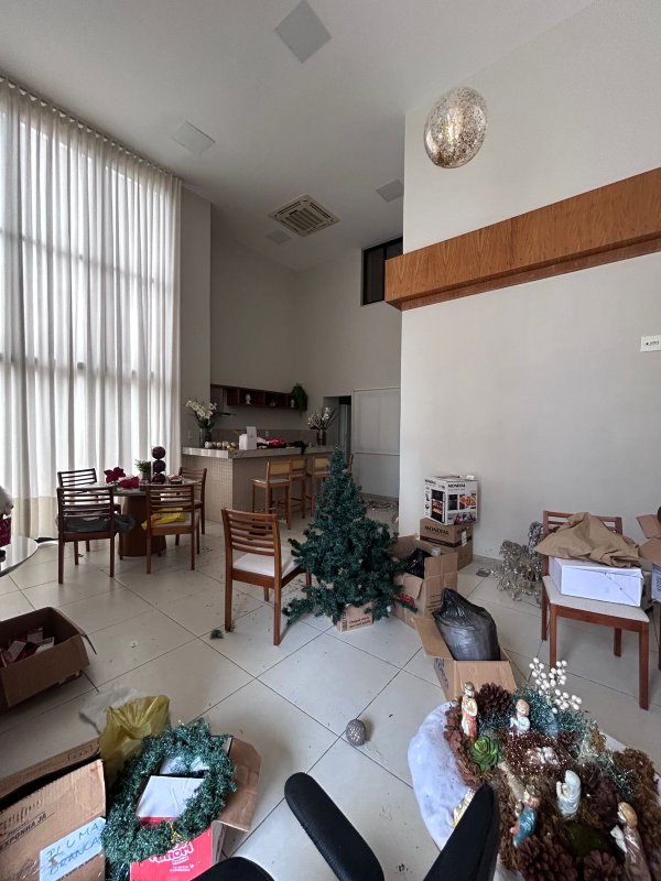 APARTAMENTO 2 SU&Iacute;TES VARANDA PISCINA ACADEMIA CHURRASQUEIRA 2 GARAGENS &Agrave; VENDA NA GRA&Ccedil;A! Rua Oito de Dezembro Salvador - 