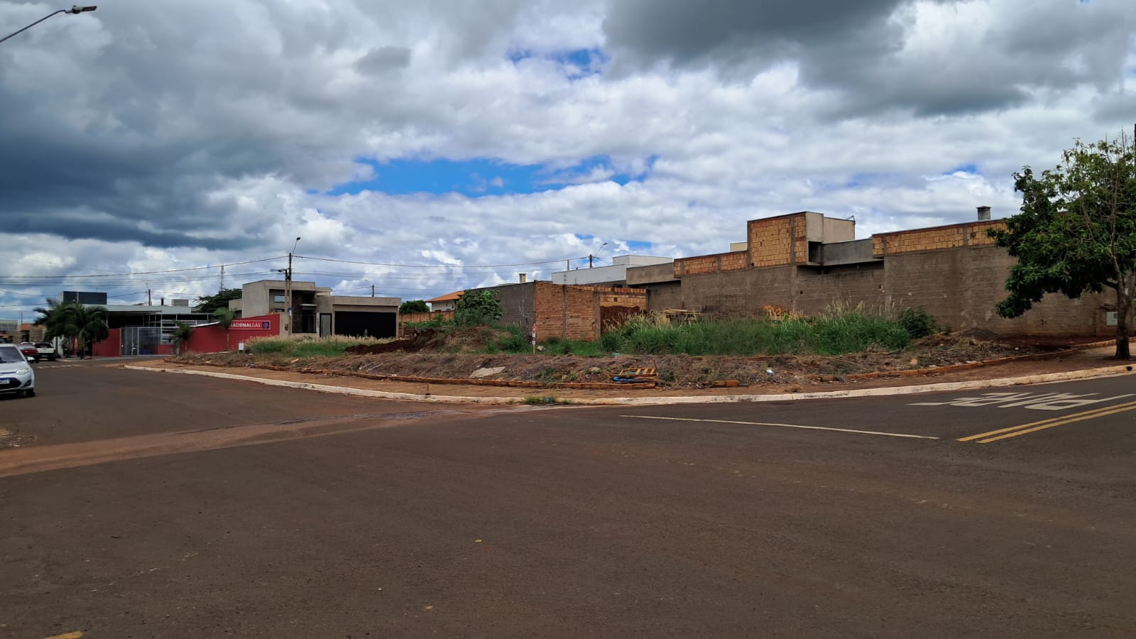 Terreno de Esquina no Bosque Lorenzetti Rua Doutor Clélio Zanon SANTA CRUZ DO RIO PARDO - 