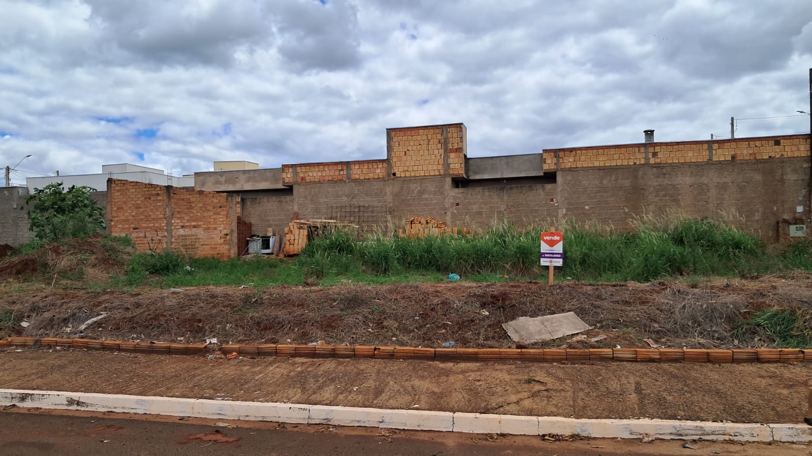 Terreno de Esquina no Bosque Lorenzetti Rua Doutor Clélio Zanon SANTA CRUZ DO RIO PARDO - 