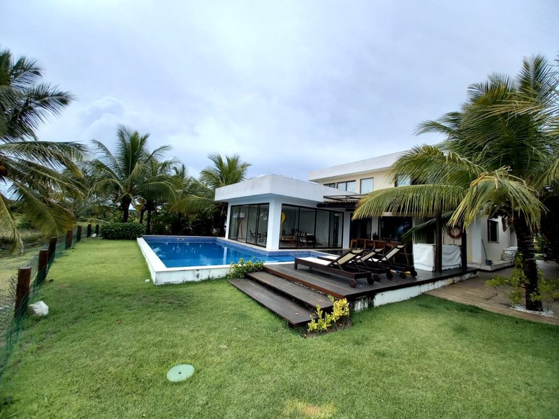 CASA 4 SU&Iacute;TES EM CONDOMINIO FECHADO PISCINA ACADEMIA QUADRA &Agrave; VENDA NA PRAIA DO FORTE  MATA DE SÃO JOÃO - 