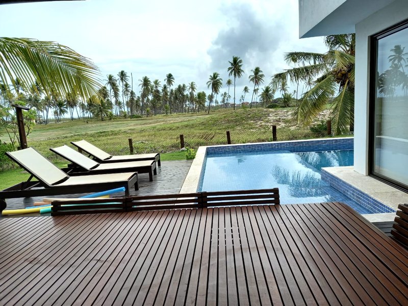 CASA 4 SU&Iacute;TES EM CONDOMINIO FECHADO PISCINA ACADEMIA QUADRA &Agrave; VENDA NA PRAIA DO FORTE  MATA DE SÃO JOÃO - 