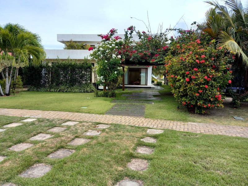 CASA 4 SU&Iacute;TES EM CONDOMINIO FECHADO PISCINA ACADEMIA QUADRA &Agrave; VENDA NA PRAIA DO FORTE  MATA DE SÃO JOÃO - 