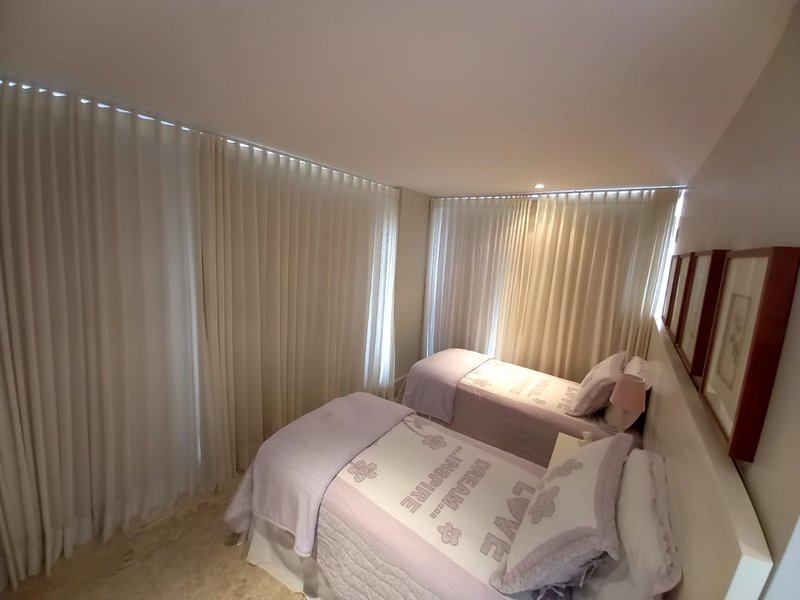 CASA 4 SU&Iacute;TES EM CONDOMINIO FECHADO PISCINA ACADEMIA QUADRA &Agrave; VENDA NA PRAIA DO FORTE  MATA DE SÃO JOÃO - 