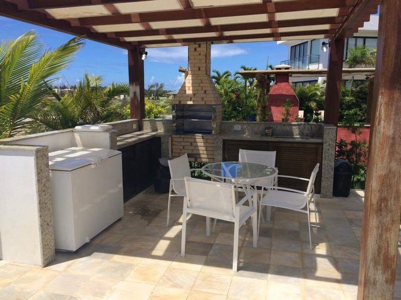 CASA COM VISTA PARA A LAGOA EM CONDOMINIO FECHADO &Agrave; VENDA  NA PRAIA DO FORTE! Av do Farol MATA DE SÃO JOÃO - 