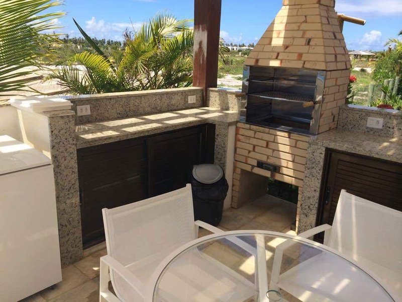 CASA COM VISTA PARA A LAGOA EM CONDOMINIO FECHADO &Agrave; VENDA  NA PRAIA DO FORTE! Av do Farol MATA DE SÃO JOÃO - 