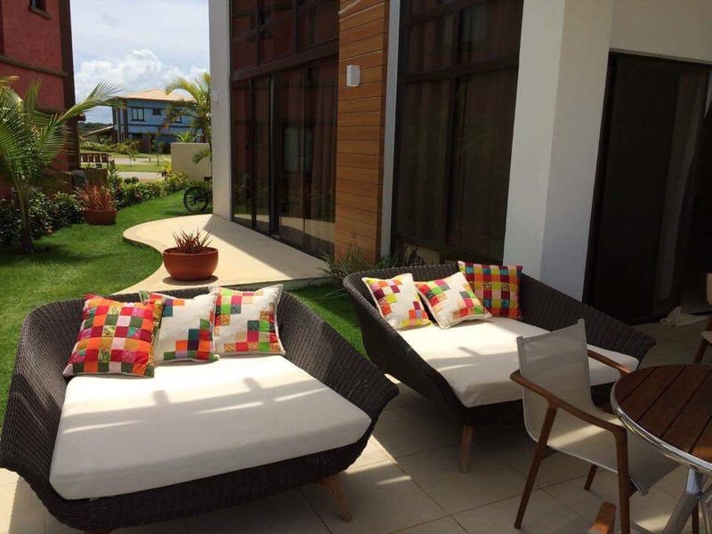 CASA COM VISTA PARA A LAGOA EM CONDOMINIO FECHADO &Agrave; VENDA  NA PRAIA DO FORTE! Av do Farol MATA DE SÃO JOÃO - 