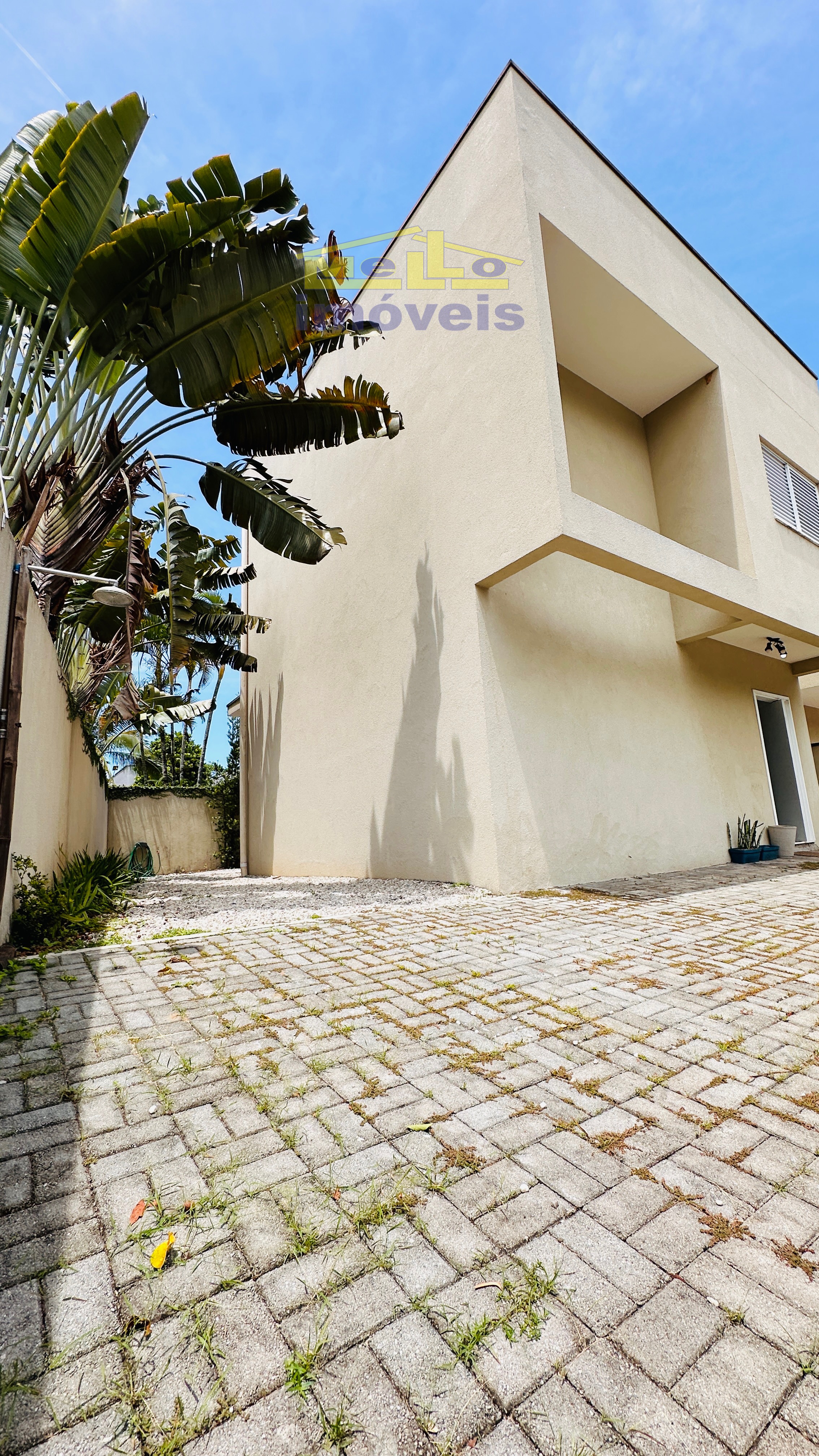 CASA NOVA, MODERNA E A POUCOS MINUTOS DA PRAIA EM BOISSUCANGA Rua Benjamin Manoel dos Santos São Sebastião - 