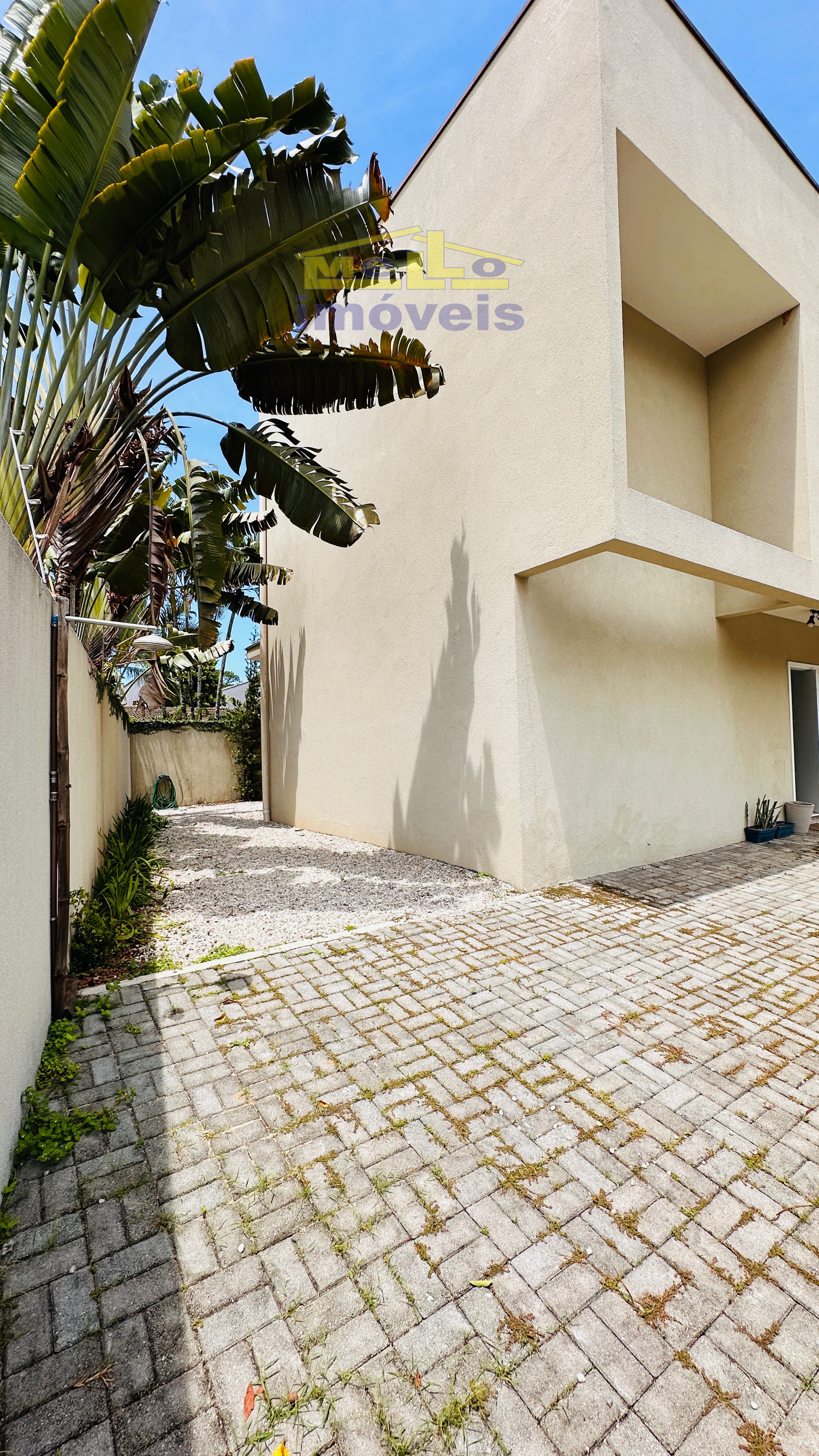 CASA NOVA, MODERNA E A POUCOS MINUTOS DA PRAIA EM BOISSUCANGA Rua Benjamin Manoel dos Santos São Sebastião - 