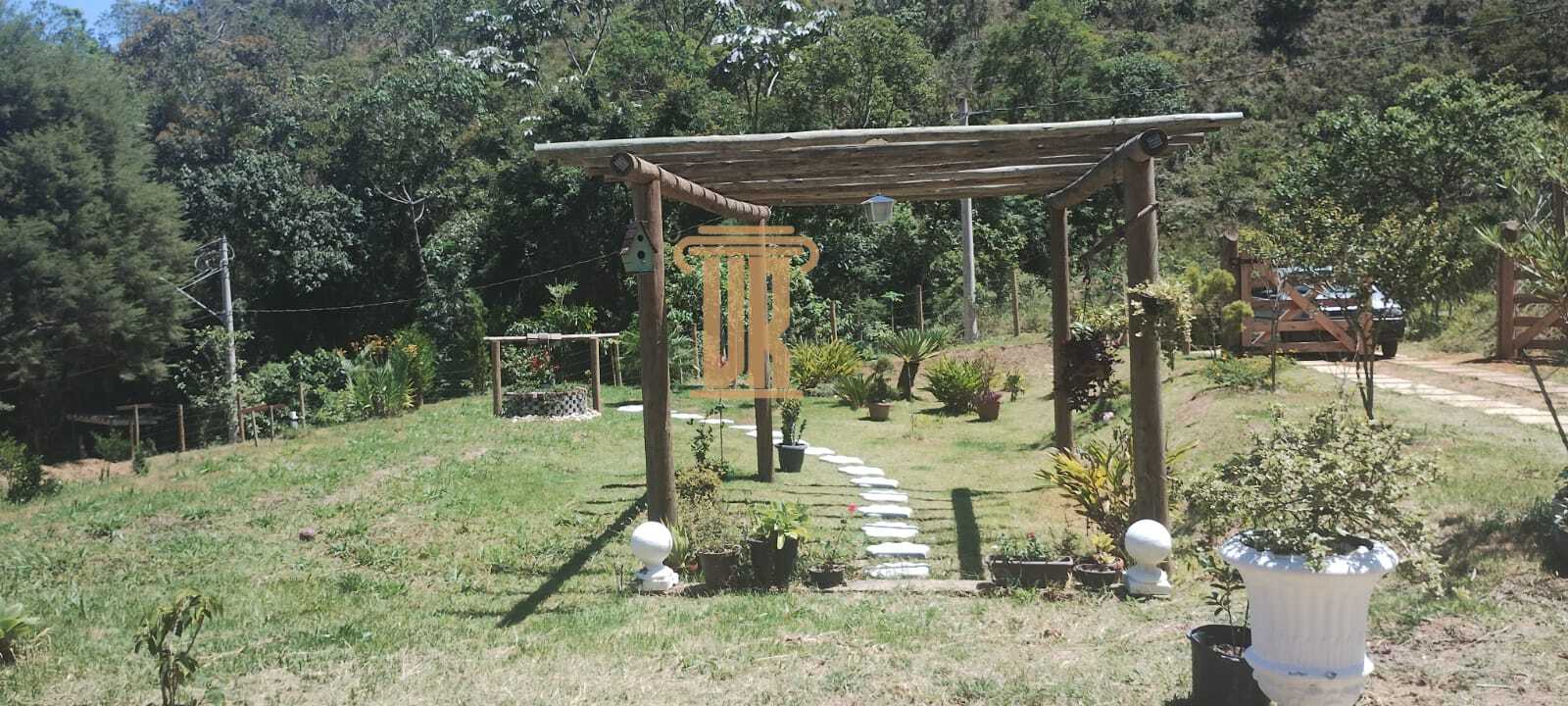 Ch&aacute;cara encantadora com 3.000 m&sup2;, em S&atilde;o Jos&eacute; dos Campos- SP  São José dos Campos - 