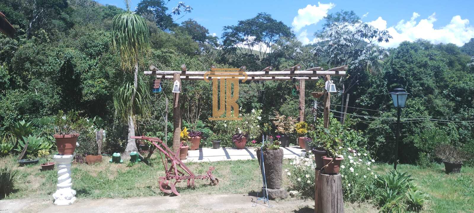 Ch&aacute;cara encantadora com 3.000 m&sup2;, em S&atilde;o Jos&eacute; dos Campos- SP  São José dos Campos - 