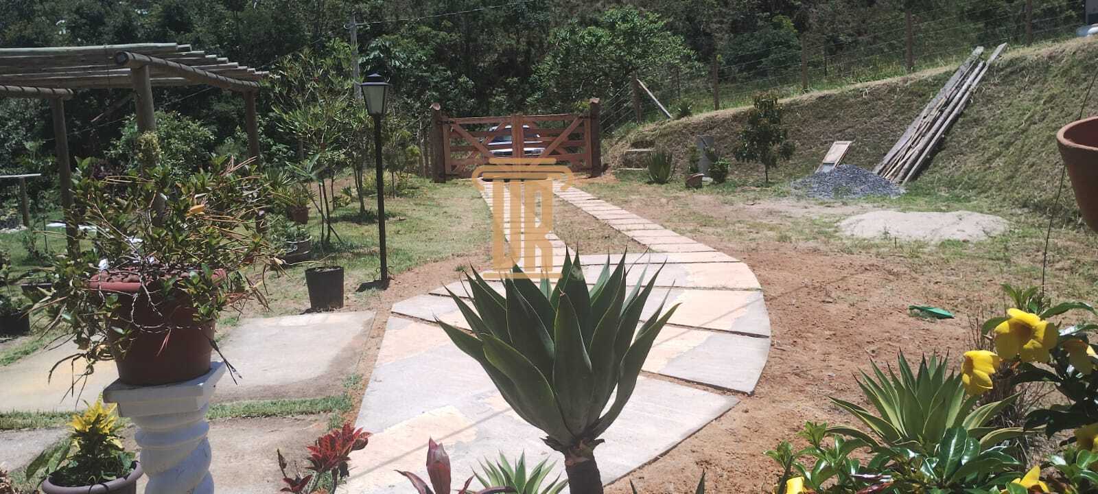 Ch&aacute;cara encantadora com 3.000 m&sup2;, em S&atilde;o Jos&eacute; dos Campos- SP  São José dos Campos - 