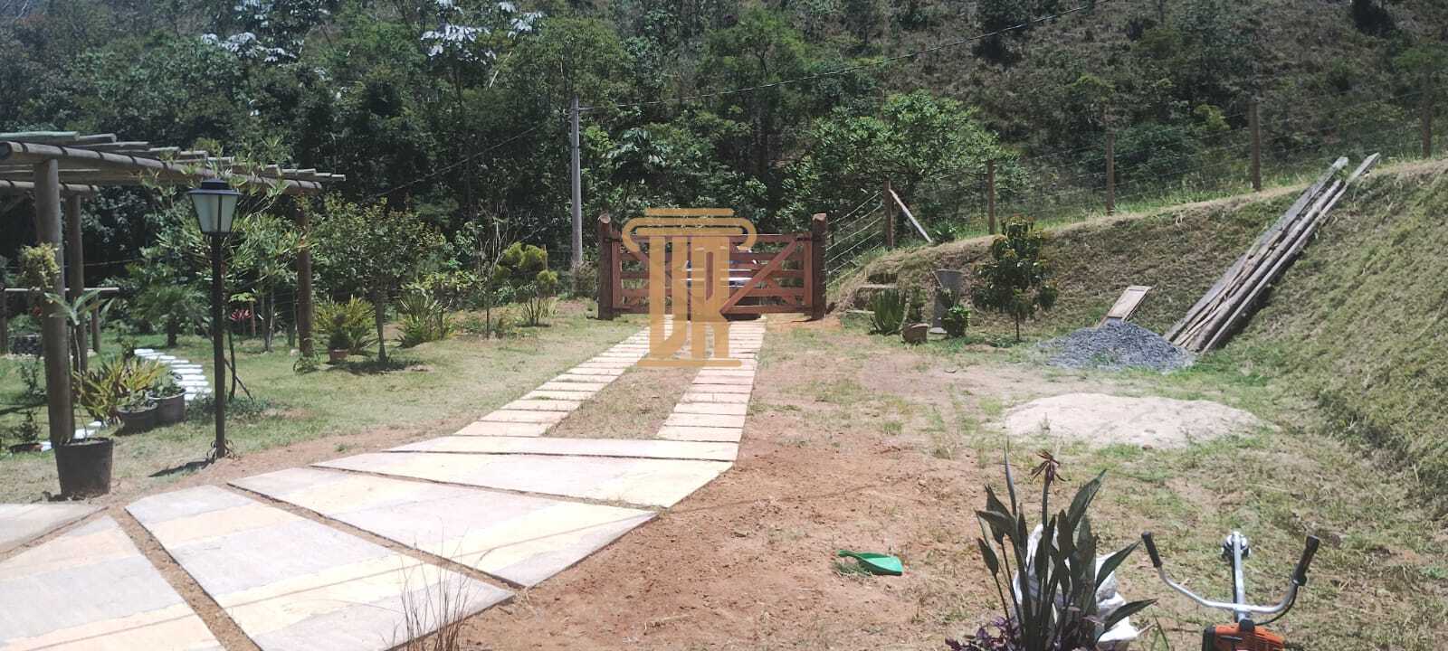 Ch&aacute;cara encantadora com 3.000 m&sup2;, em S&atilde;o Jos&eacute; dos Campos- SP  São José dos Campos - 