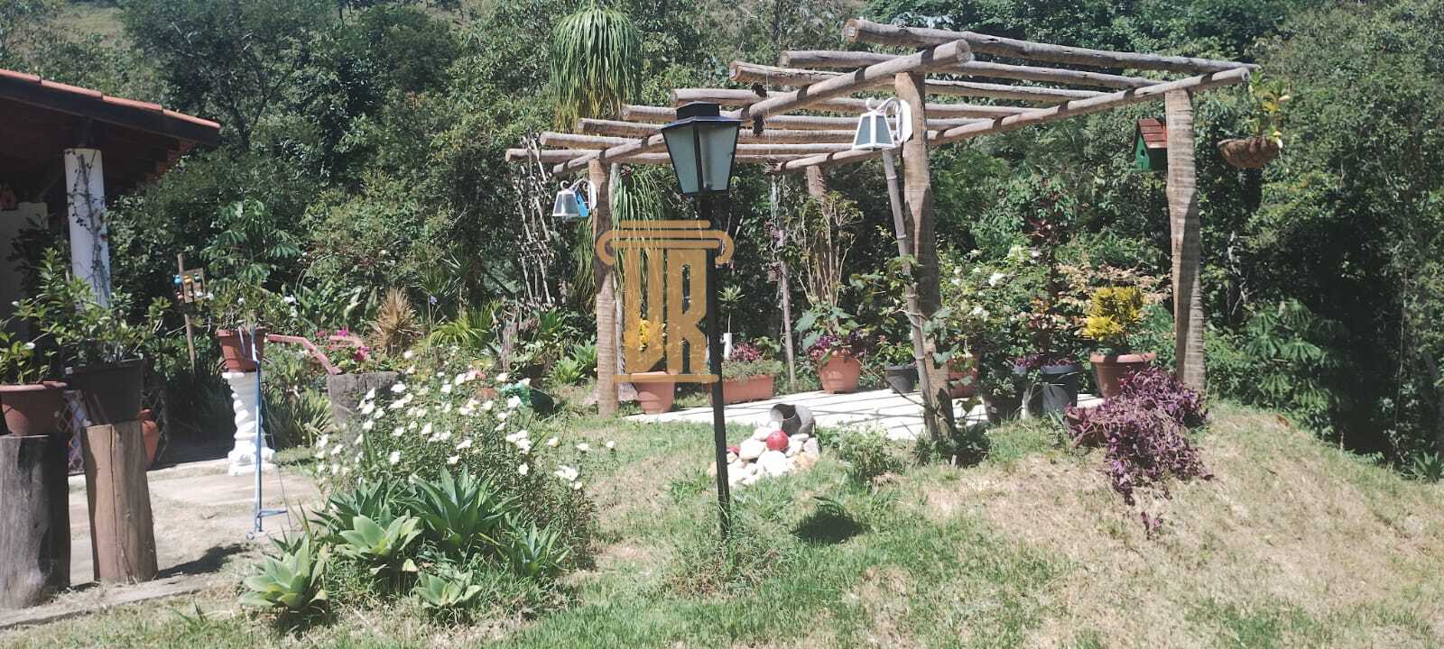 Ch&aacute;cara encantadora com 3.000 m&sup2;, em S&atilde;o Jos&eacute; dos Campos- SP  São José dos Campos - 