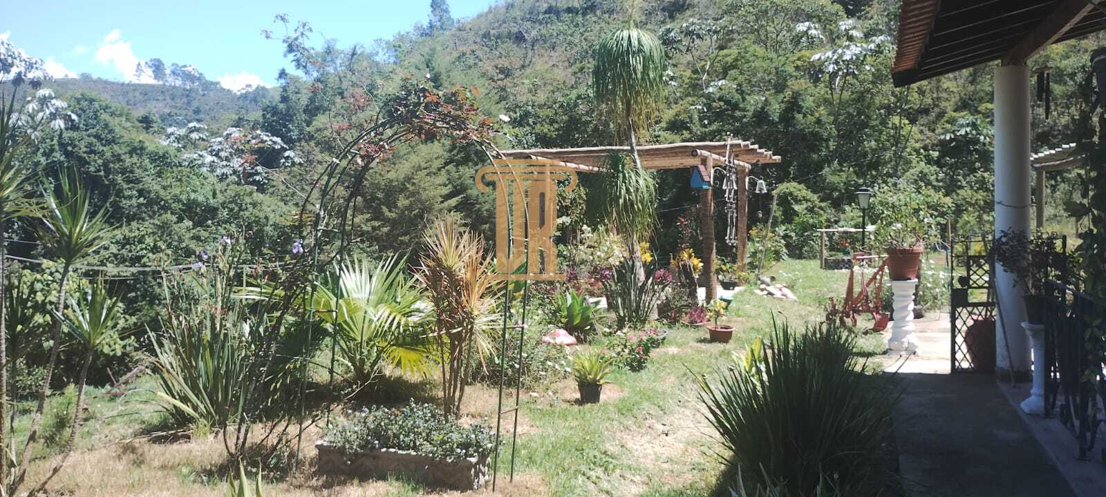 Ch&aacute;cara encantadora com 3.000 m&sup2;, em S&atilde;o Jos&eacute; dos Campos- SP  São José dos Campos - 