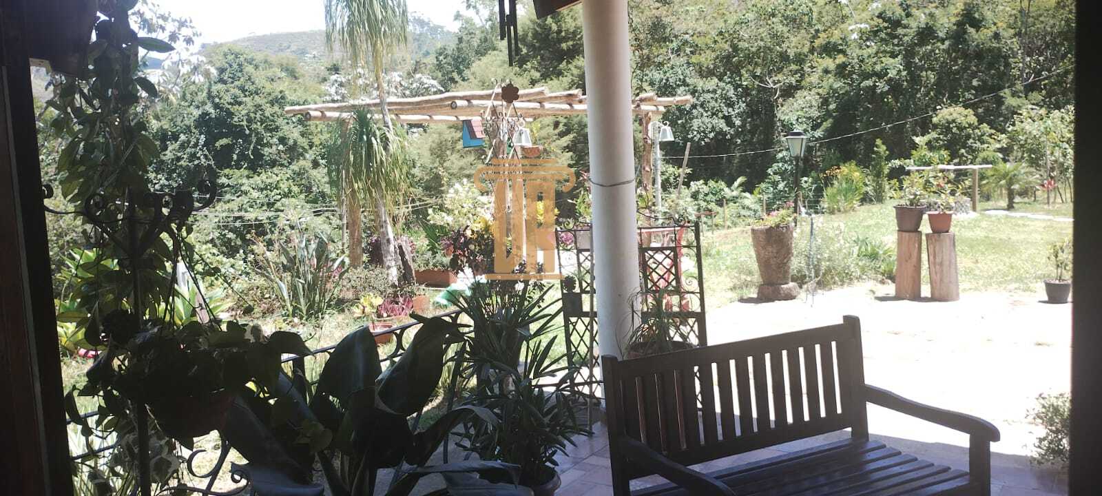 Ch&aacute;cara encantadora com 3.000 m&sup2;, em S&atilde;o Jos&eacute; dos Campos- SP  São José dos Campos - 