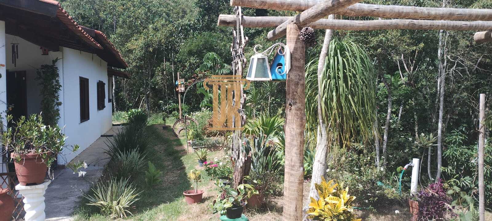 Ch&aacute;cara encantadora com 3.000 m&sup2;, em S&atilde;o Jos&eacute; dos Campos- SP  São José dos Campos - 