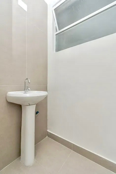 R$ 595.000 - APARTAMENTO - REFORMADO - DE FRENTE - 94M2 - 3 DORM - SU&Iacute;TE - 1 VAGA Rua Felicíssimo de Azevedo Porto Alegre - 