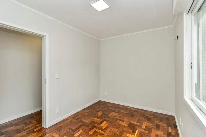 R$ 595.000 - APARTAMENTO - REFORMADO - DE FRENTE - 94M2 - 3 DORM - SU&Iacute;TE - 1 VAGA Rua Felicíssimo de Azevedo Porto Alegre - 