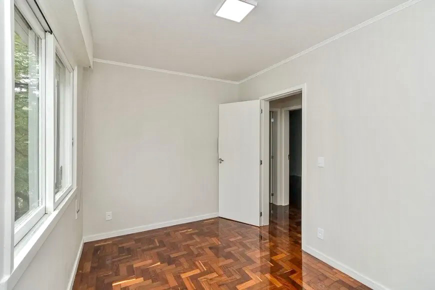 R$ 595.000 - APARTAMENTO - REFORMADO - DE FRENTE - 94M2 - 3 DORM - SU&Iacute;TE - 1 VAGA Rua Felicíssimo de Azevedo Porto Alegre - 