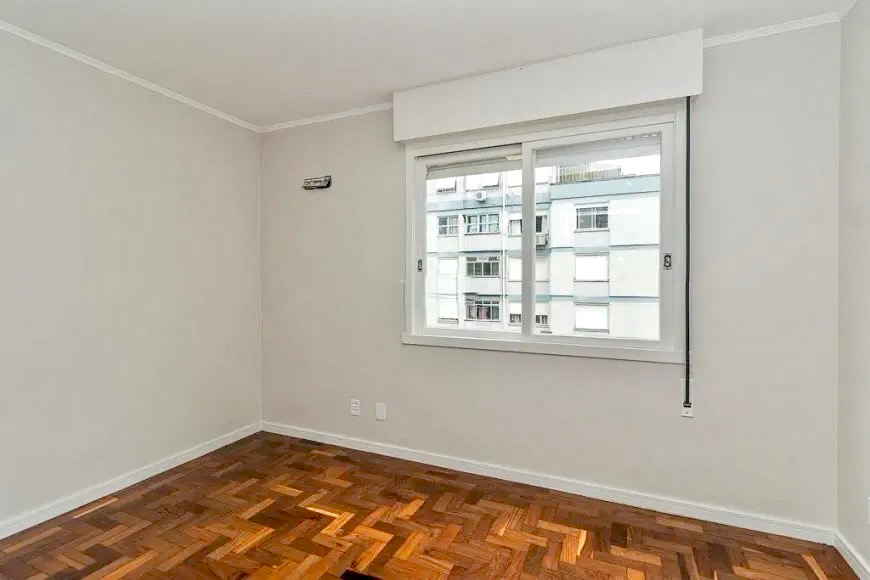 R$ 595.000 - APARTAMENTO - REFORMADO - DE FRENTE - 94M2 - 3 DORM - SU&Iacute;TE - 1 VAGA Rua Felicíssimo de Azevedo Porto Alegre - 