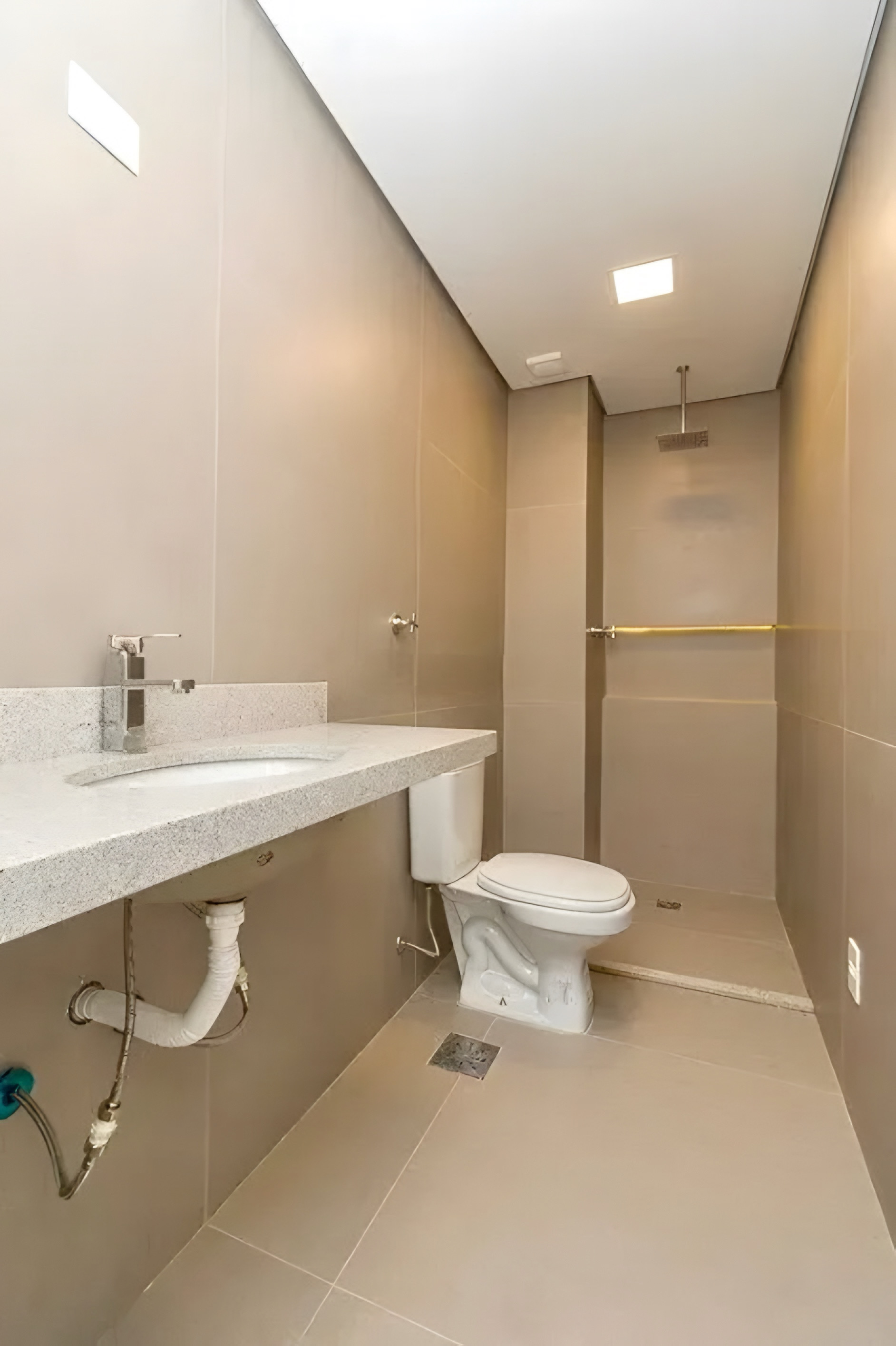 R$ 595.000 - APARTAMENTO - REFORMADO - DE FRENTE - 94M2 - 3 DORM - SU&Iacute;TE - 1 VAGA Rua Felicíssimo de Azevedo Porto Alegre - 