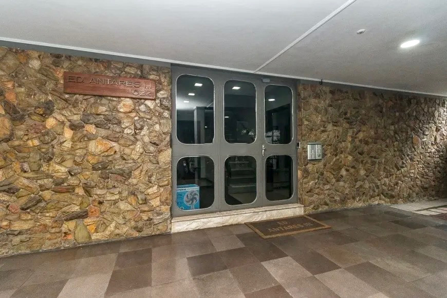 R$ 595.000 - APARTAMENTO - REFORMADO - DE FRENTE - 94M2 - 3 DORM - SU&Iacute;TE - 1 VAGA Rua Felicíssimo de Azevedo Porto Alegre - 