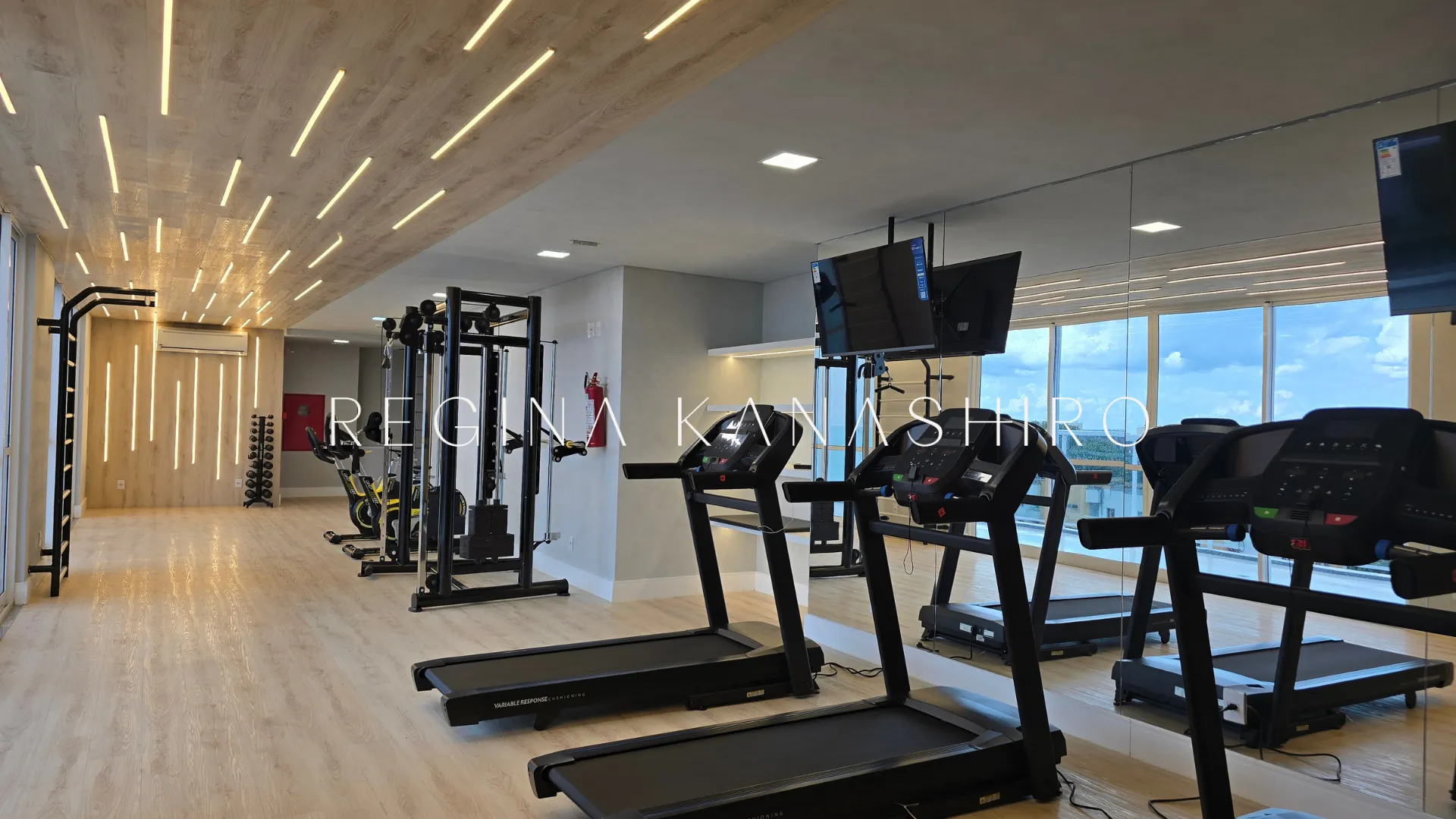 Apartamento na Asa Norte com arm&aacute;rios  - - 