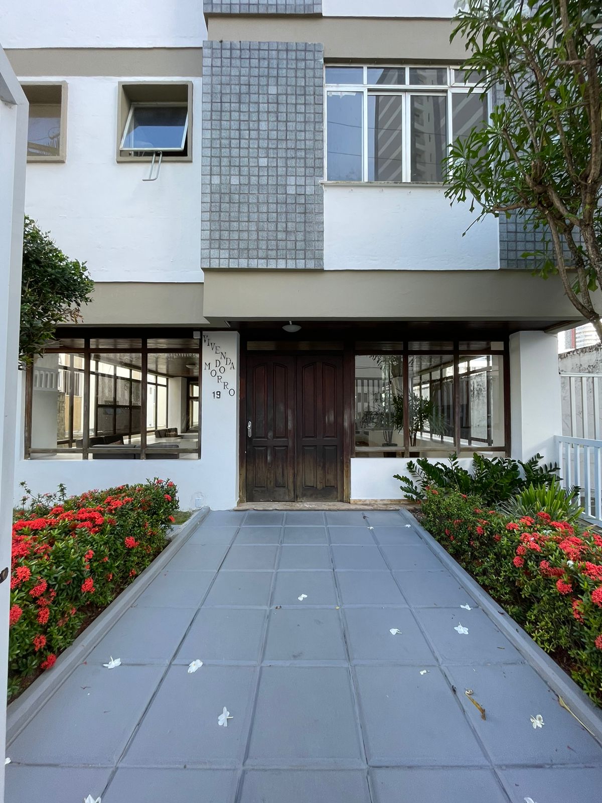 APARTAMENTO AMPLO 2 QUARTOS SU&Iacute;TE  VARANDA DEPEND GARAGENS &Agrave; VENDA JARDIM APIPEMA ONDINA! Desembargador Ezequiel Pondé Salvador - 