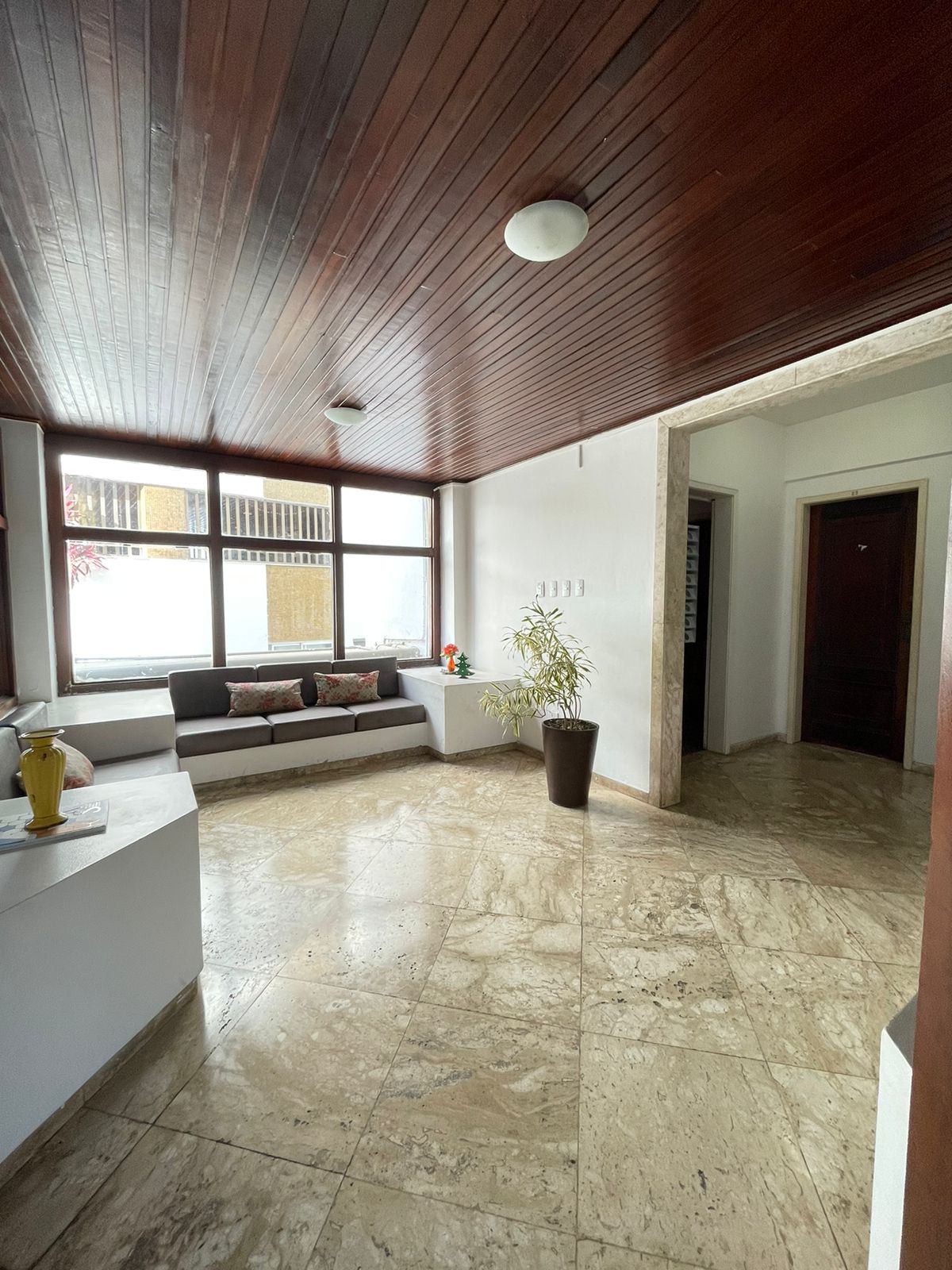 APARTAMENTO AMPLO 2 QUARTOS SU&Iacute;TE  VARANDA DEPEND GARAGENS &Agrave; VENDA JARDIM APIPEMA ONDINA! Desembargador Ezequiel Pondé Salvador - 