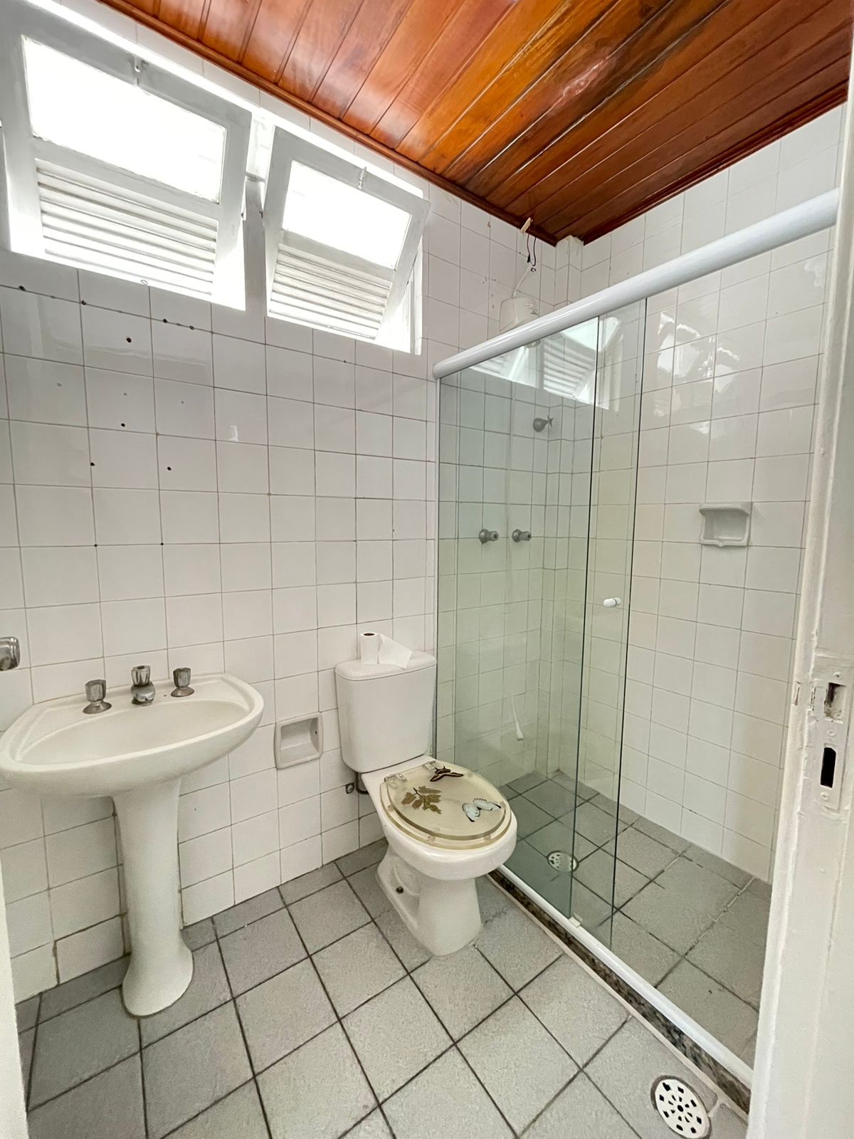 APARTAMENTO AMPLO 2 QUARTOS SU&Iacute;TE  VARANDA DEPEND GARAGENS &Agrave; VENDA JARDIM APIPEMA ONDINA! Desembargador Ezequiel Pondé Salvador - 