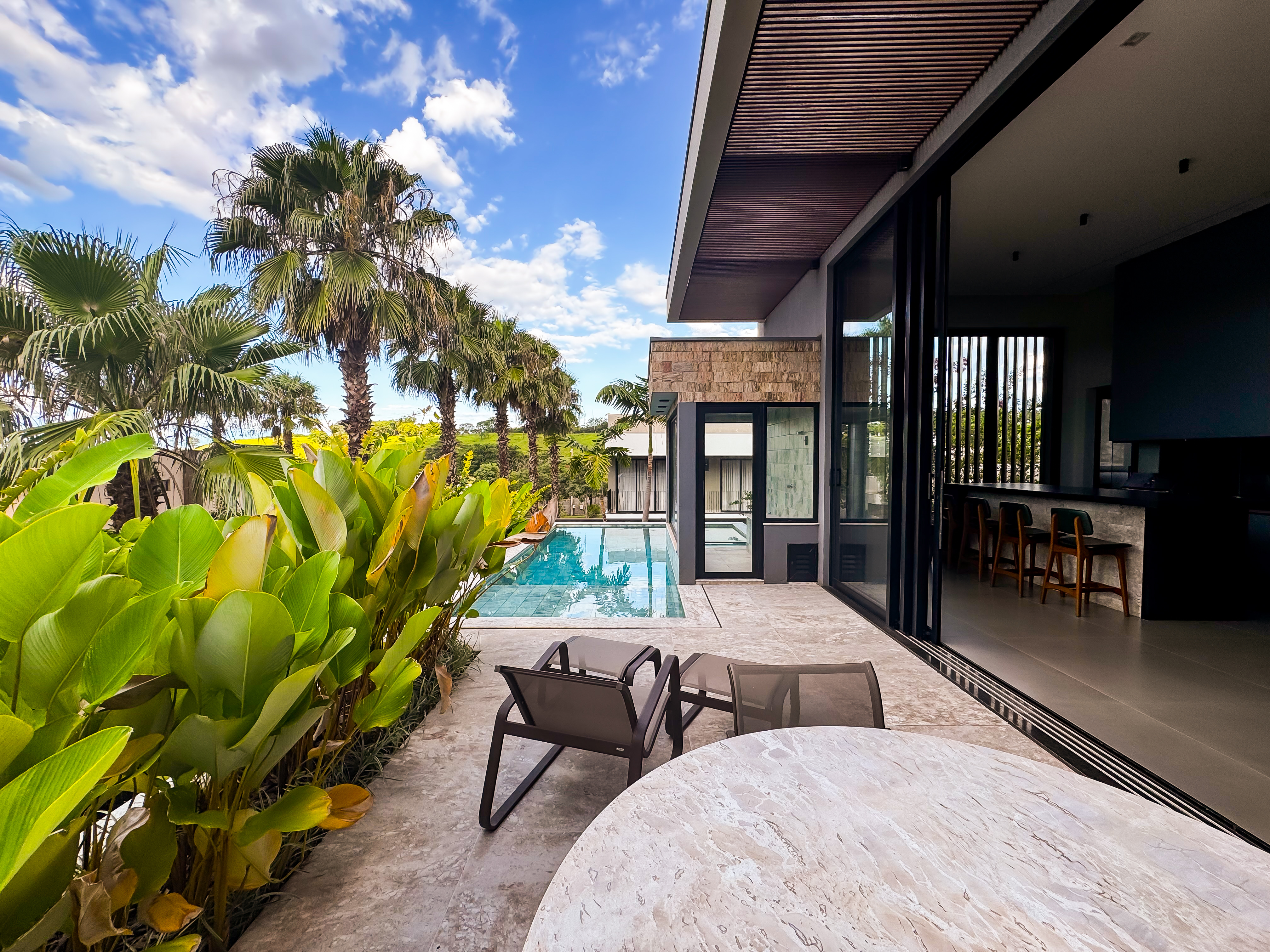 Casa no condom&iacute;nio a para venda com 4 quartos, sendo 4 su&iacute;tes , 350m&sup2; R. Mário Dias Ribeirão Preto - 