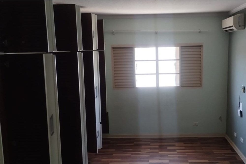 Casa &agrave; VENDA - R$ 520.000 - 4 Dormit&oacute;rios - 1 Su&iacute;te - Vila Jardini - Sorocaba - SP Rua Raul Pompéia Sorocaba - 