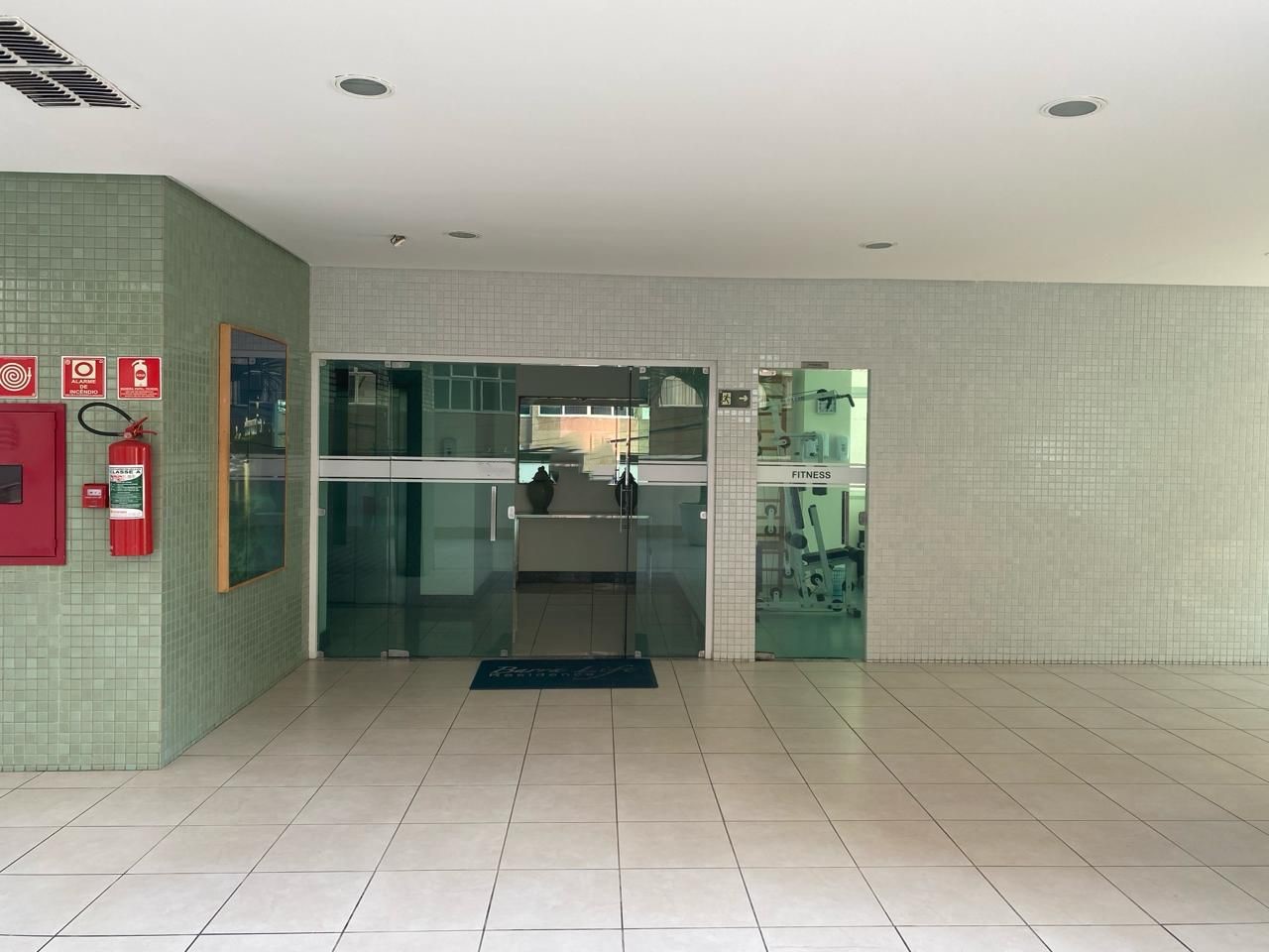 APARTAMENTO QUARTO E SALA VARANDA ANDAR ALTO PISCINA ACADEMIA ELEVADOR &Agrave; VENDA NA BARRA! Rua Marquês de Caravelas Salvador - 