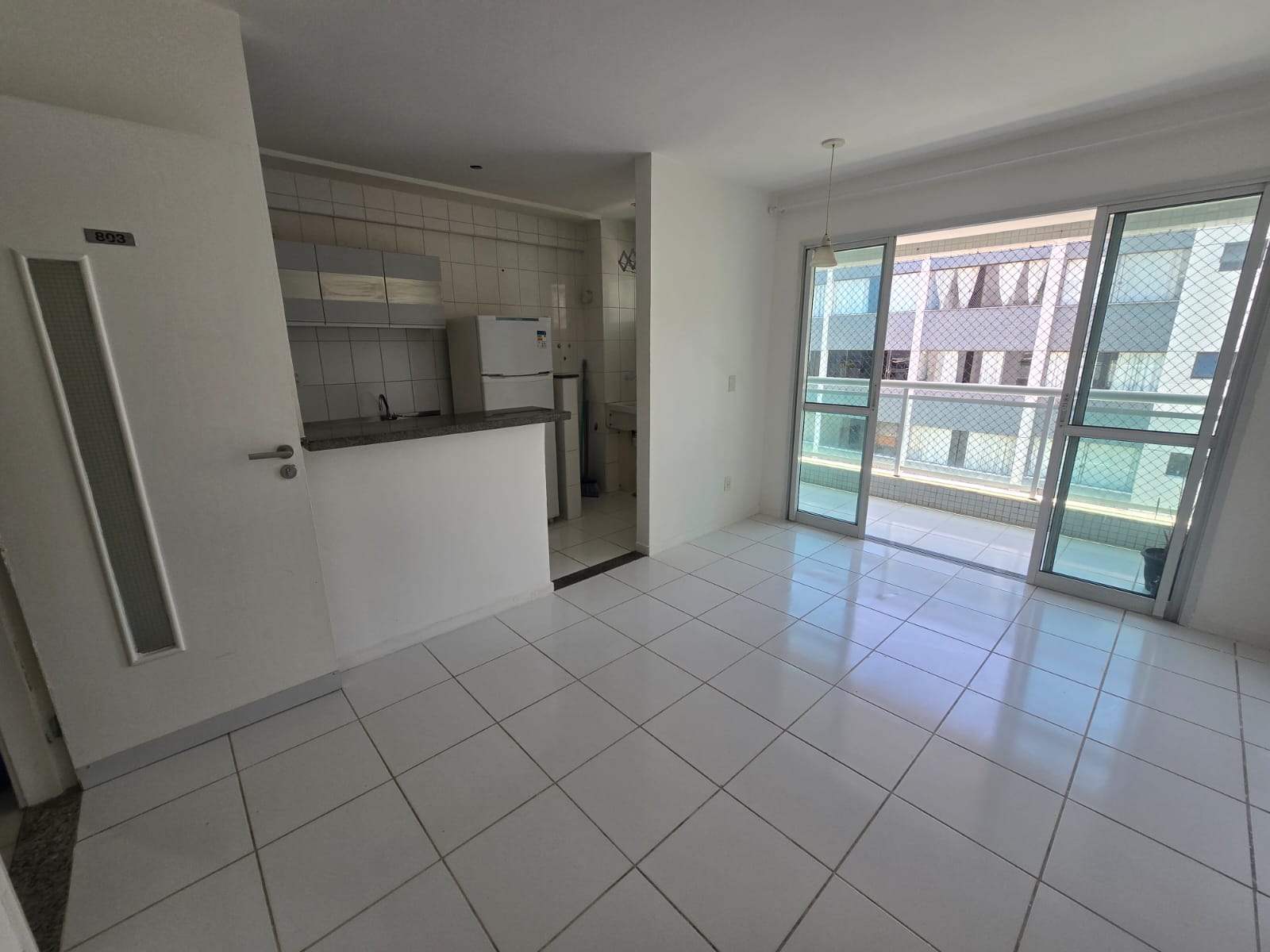 APARTAMENTO QUARTO E SALA VARANDA ANDAR ALTO PISCINA ACADEMIA ELEVADOR &Agrave; VENDA NA BARRA! Rua Marquês de Caravelas Salvador - 