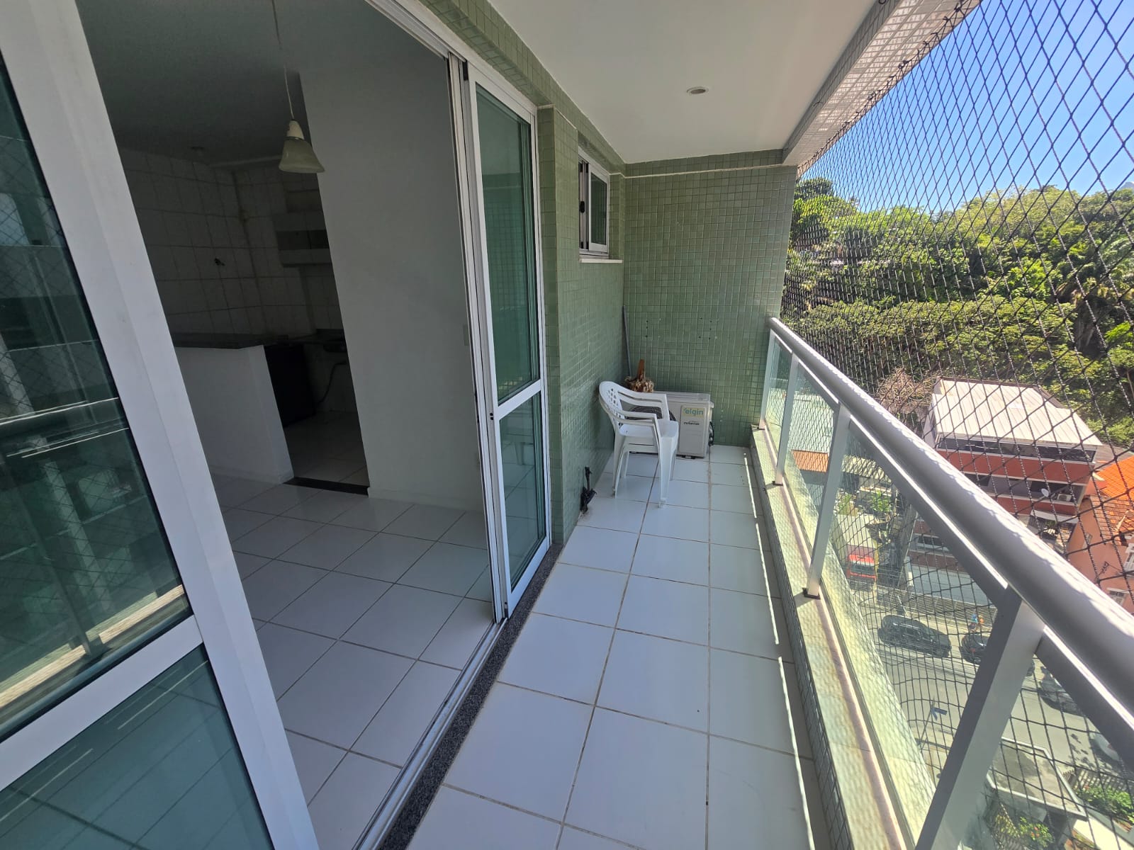 APARTAMENTO QUARTO E SALA VARANDA ANDAR ALTO PISCINA ACADEMIA ELEVADOR &Agrave; VENDA NA BARRA! Rua Marquês de Caravelas Salvador - 