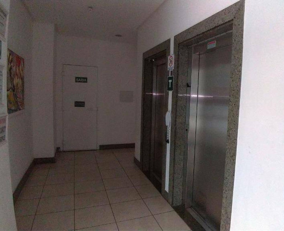 APARTAMENTO QUARTO E SALA VARANDA ANDAR ALTO PISCINA ACADEMIA ELEVADOR &Agrave; VENDA NA BARRA! Rua Marquês de Caravelas Salvador - 