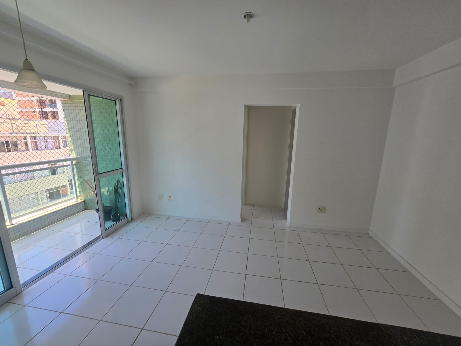 APARTAMENTO QUARTO E SALA VARANDA ANDAR ALTO PISCINA ACADEMIA ELEVADOR &Agrave; VENDA NA BARRA! Rua Marquês de Caravelas Salvador - 