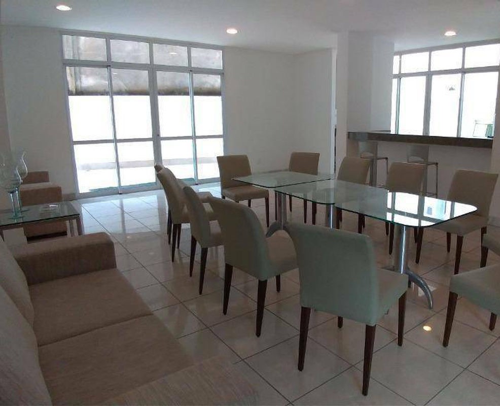 APARTAMENTO QUARTO E SALA VARANDA ANDAR ALTO PISCINA ACADEMIA ELEVADOR &Agrave; VENDA NA BARRA! Rua Marquês de Caravelas Salvador - 