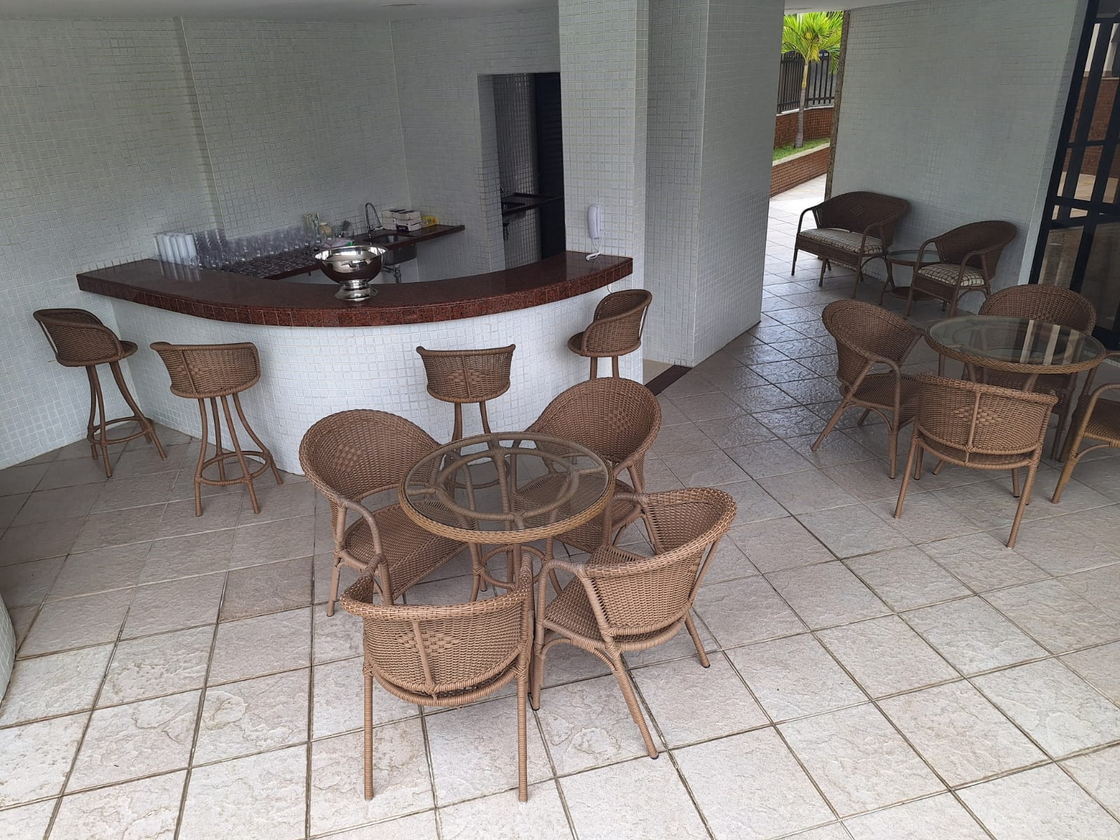 APARTAMENTO 4 QUARTOS 2 SU&Iacute;TES  HOME THEATER VARANDA PISCINA ACADEMIA &Agrave; VENDA EM ONDINA! Rua Plínio Moscoso Salvador - 