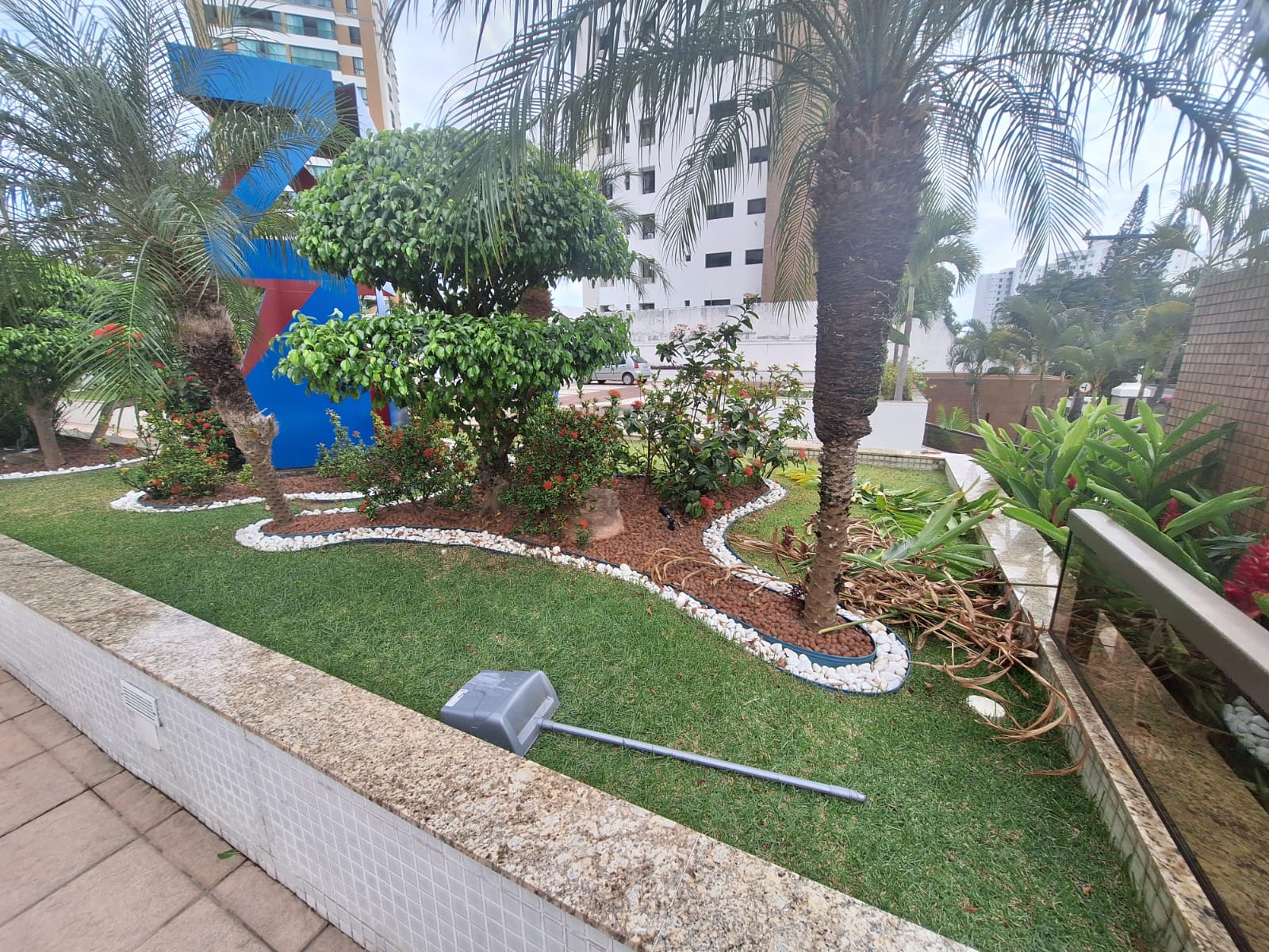 APARTAMENTO 4 QUARTOS 2 SU&Iacute;TES  HOME THEATER VARANDA PISCINA ACADEMIA &Agrave; VENDA EM ONDINA! Rua Plínio Moscoso Salvador - 