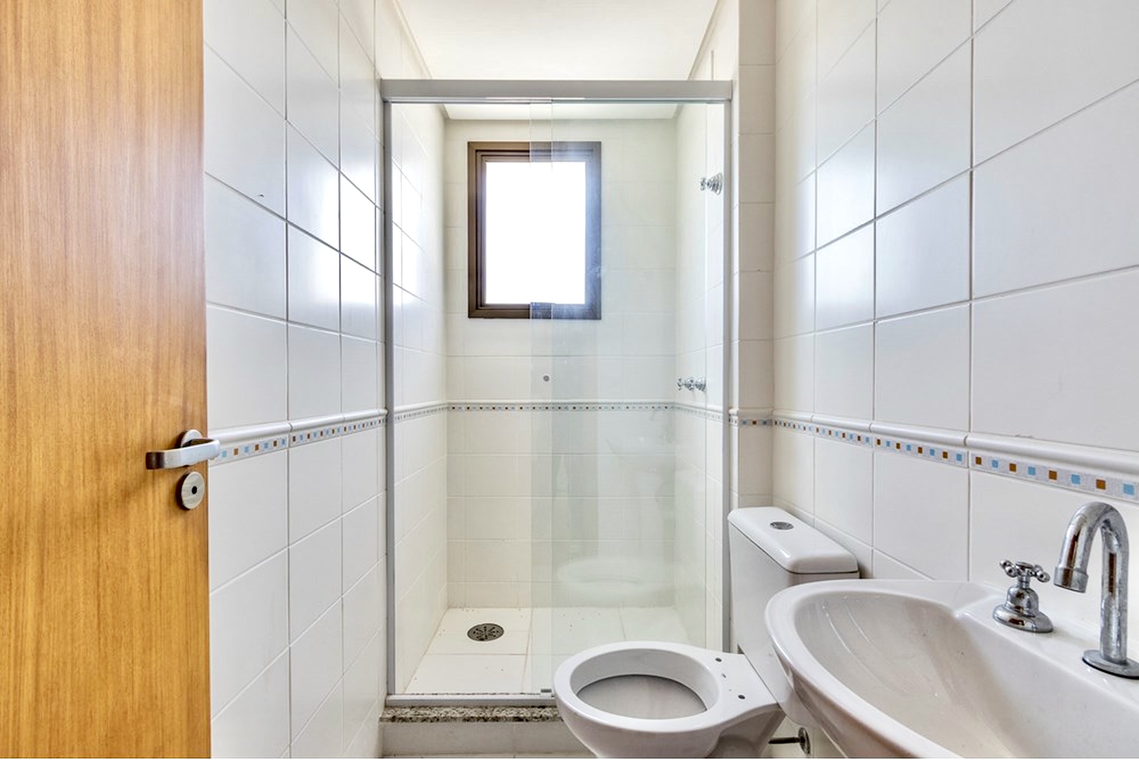 R$ 495.000 - &Oacute;TIMO APARTAMENTO - DE FRENTE - VISTA - 75M2 - 2 DORM - 2 VAGAS Avenida Protásio Alves Porto Alegre - 