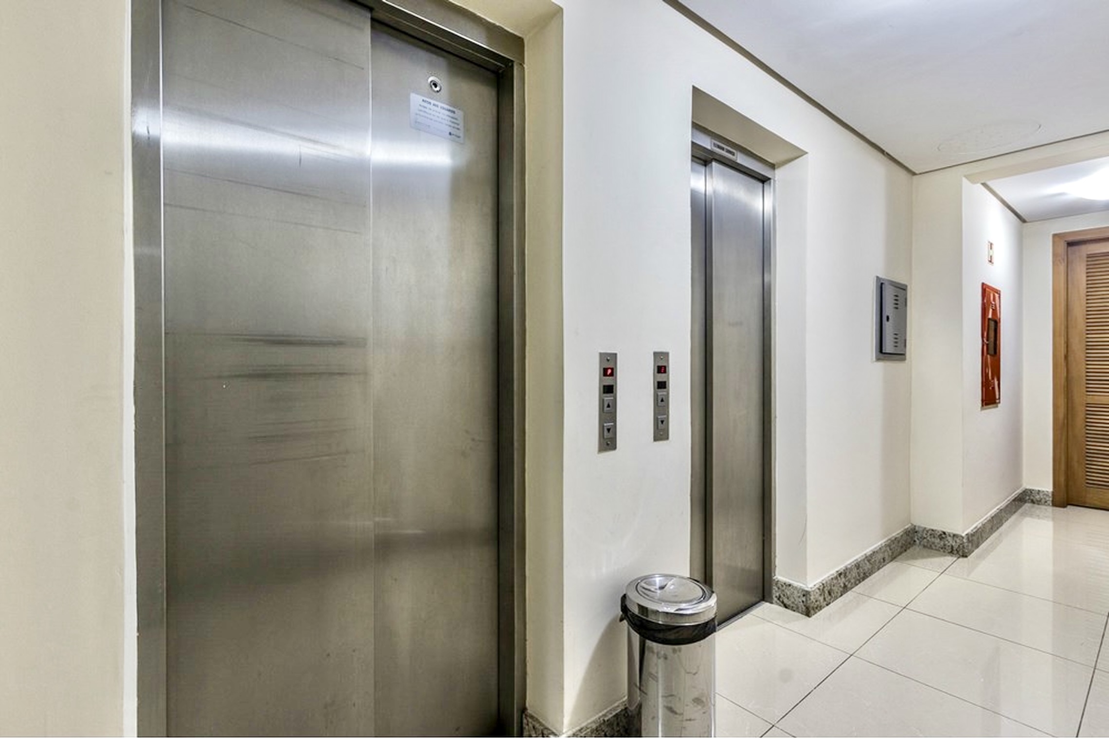 R$ 495.000 - &Oacute;TIMO APARTAMENTO - DE FRENTE - VISTA - 75M2 - 2 DORM - 2 VAGAS Avenida Protásio Alves Porto Alegre - 